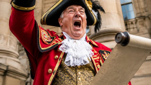Australia's Town Crier Sets Record for Loudest Human Voice | indotogel hk hari ini, cara bikin akun 